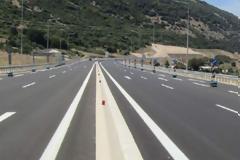 Γέμισε λάδια η Ιόνια από βλάβη λεωφορείου της Αεροπορίας