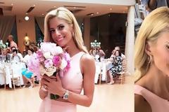 Απαστράπτουσα η Ευαγγελία Αραβανή στο γάμο της κολλητής της με δημιουργία της Υβόννη Μπόσνιακ