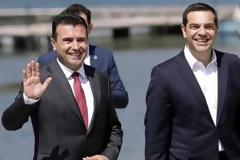 Πένθιμα χτυπούσαν οι καμπάνες την ώρα της υπογραφής της συμφωνίας [video]