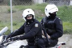 Πάτρα: Αστυνομικοί της ομάδας ΔΙΑΣ έσωσαν ηλικιωμένο στο παρά πέντε - Πώς έγινε η επιχείρηση