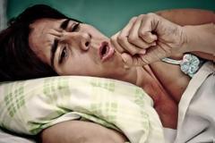 Η θεραπεία της γιαγιάς για το βήχα και τη βρογχίτιδα