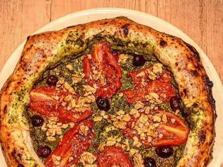 Φωτογραφία για Ιταλοί επιστήμονες υποστηρίζουν ότι έχουν φτιάξει την πρώτη αντικαρκινική πίτσα!