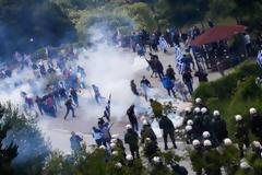 Αστυνομικοί κατά αστυνομικών για τα επεισόδια - Χρυσαυγίτες αναγνώρισαν τα ΜΑΤ στα επεισόδια