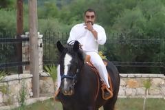 Αρτέμης Σώρρας: Ο... δισεκατομμυριούχος που πίστευε ότι θα είναι μια ζωή «καβάλα στο άλογο»