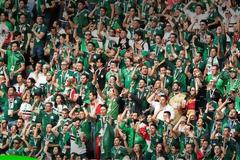 Έρευνα για τα ομοφοβικά συνθήματα των οπαδών του Μεξικού για τον Νόιερ