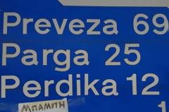 «Mπάμπη από εδώ»- Το σημείωμα σε πινακίδα στην εθνική οδό που έχει γίνει viral [photo]