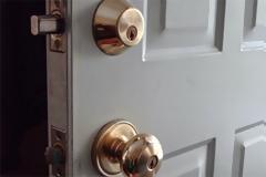 ΦΡΙΚΗ! Τους άνοιξε την πόρτα το παιδί τους που είχε 