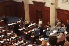 Πέρασε με 69 «ναι» από την Βουλή των Σκοπίων  η συμφωνία με την Ελλάδα