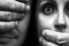 Σεξουαλική βία: Η αμείλικτη και ακραία εκδήλωση της επιθετικότητας - Της Αγγελικής Καρδαρά