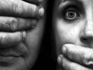 Φωτογραφία για Σεξουαλική βία: Η αμείλικτη και ακραία εκδήλωση της επιθετικότητας - Της Αγγελικής Καρδαρά