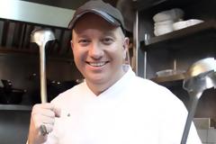 Έκτορας Μποτρίνι: «Όλοι νοµίζουν ότι θα µπουν σε µια κουζίνα και θα αρχίσουν να µαγειρεύουν»