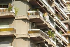 Αυτό που έκανε Έλληνας στην πολυκατοικία του ξεπερνά κάθε φαντασία! [photo]