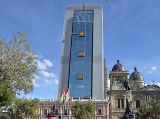 Φωτογραφία για Βολιβία: Η χώρα στη φτώχεια και ο Μοράλες έφτιαξε ανάκτορο 29 ορόφων με τζακούζι, σουίτες και ελικοδρόμιο