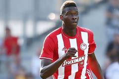 Ο Σισέ προσπαθεί να κερδίσει νέο συμβόλαιο στον Ολυμπιακό