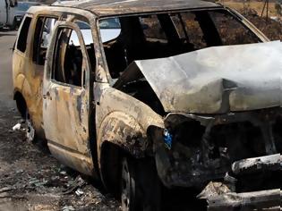 Φωτογραφία για Άρπαξαν εργαλεία με κλεμμένο αυτοκίνητο και το έκαψαν