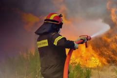 Την ενεργοποίηση του θεσμού της προαγωγής πυροσβεστών για ανδραγαθία ζητά η ΠΟΕΥΠΣ