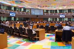 REUTERS: ΤΟ EUROGROUP ΘΑ ΣΥΝΔΕΣΕΙ 4,8 ΔΙΣ. ΕΥΡΩ ΜΕ ΤΗΝ ΕΦΑΡΜΟΓΗ ΜΕΤΑΡΡΥΘΜΙΣΕΩΝ