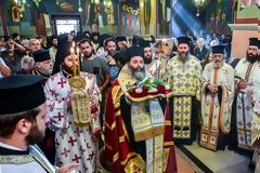 Η Θεσσαλονίκη υποδέχτηκε τον θαυματουργό Σταυρό (φωτογραφίες)