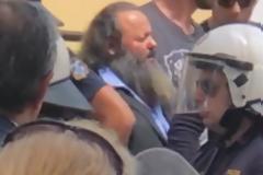 Φυγάδευσαν τον γενειοφόρο Σώρρα από τα δικαστήρια