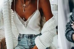 Το necklace layering που πρέπει να υιοθετήσεις αυτό το καλοκαίρι!