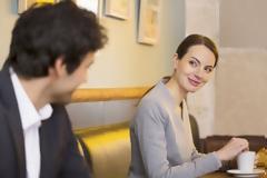 Ποιο είναι το πρώτο πράγμα που παρατηρούν οι γυναίκες σε έναν άντρα;