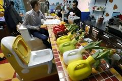 2 σε1! Το καφέ που συνδυάζει καφέ και...τουαλέτα μαζί! [photos]