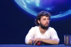 ΑΠΙΣΤΕΥΤΟΣ! Πραγματικά έχει τα πιο γρήγορα χέρια [video]