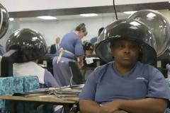 Κρατούμενες μαθαίνουν να κουρεύουν, να βάφουν νύχια και να βάζουν βλεφαρίδες