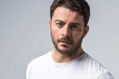 «Δεν δέχομαι το “ατάλαντος” για τον Γιώργο Αγγελόπουλο! Και ο Λαζόπουλος δεν πήγε σε Δραματική σχολή…»