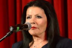 Δύσκολες ώρες για τη Ζωζώ Σαπουντζάκη