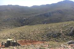 Στρατός Ξηράς παρών παντού: με μηχανήματα της 95 ΑΔΤΕ προχωρά ο αγροτικός δρόμος Καρπάθου