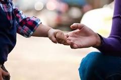 Αυτή η συγκινητική διαφήμιση θα σας κάνει να πεθυμήσετε τον μπαμπά σας [video]