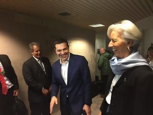 Φωτογραφία για Χαμόγελα στο Μαξίμου για τη λύση στο ελληνικό χρέος - Έτοιμος να βάλει γραβάτα είναι ο Αλέξης Τσίπρας