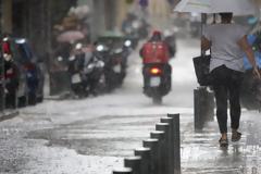 Έκτακτο δελτίο επιδείνωσης καιρού – Βροχές και καταιγίδες από αύριο