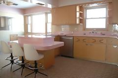 Οικογένεια αγόρασε σπίτι που χτίστηκε το 1956 και οι ιδιοκτήτες του δεν έμεινα ποτέ μεσα - Δεν θα πιστεύετε τι αντίκρισαν στην κουζίνα! [photos]