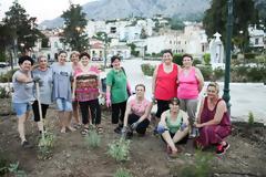 Ο ΣΥΛΛΟΓΟΣ ΓΥΝΑΙΚΩΝ ΑΣΤΑΚΟΥ καταγγέλλει βανδαλισμούς στο πράσινο της Πλατείας και κλοπές φυτών!!