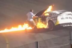 Ήρωας πατέρας μπαίνει σε πίστα ταχύτητας και σώζει το γιο του από τις φλόγες [vdeo]