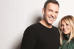 Η καλεσμένη κάθεται σήμερα στον καναπέ του 