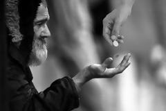 ΜΕΓΑ ΓΕΡΟΝΤΙΚΟΝ: Είναι ανάγκη να φιλοξενούμε και να ελεούμε με ιλαρότητα