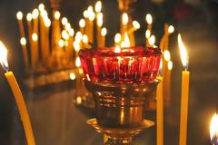 Το ξέρατε; Για ποιο λόγο ανάβουμε κερί στην εκκλησία;