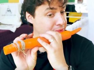 Φωτογραφία για Φτιάχνει μουσικά όργανα από λαχανικά και όντως παίζουν [video]