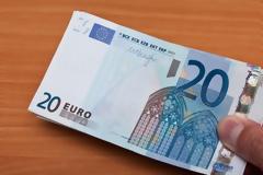 Ψώνιζε με… φωτοτυπίες χαρτονομισμάτων των 20 ευρώ!