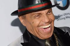 Στο νοσοκομείο o πατέρας του Michael Jackson με καρκίνο σε τελικό στάδιο