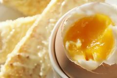 Βραστό αυγό: Πώς να το κάνετε ακριβώς όσο μελάτο ή σφιχτό θέλετε!