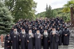 Ψήφισμα Η' Μοναχικού Συνεδρίου της Ι. Μ. Βεροίας προς τον Πρόεδρο της Δημοκρατίας: Να μην επικυρώσετε την υπογραφείσα επαίσχυντη συμφωνία παραχωρήσεως του ονόματος της Μακεδονίας μας