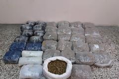 Καστοριά: Χειροπέδες σε δύο άτομα για μεταφορά 41 κιλών κάνναβης (φωτογραφίες)