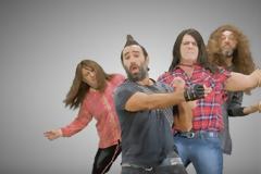 Ξεσπά κατά των Ράδιο Αρβύλα: «Χασκογελάνε με ηλιθιότητες που λένε μεταξύ τους»