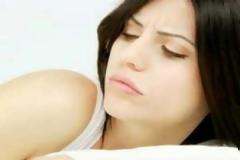 Κοιμάσαι με ανοιχτό το φως ή την τηλεόραση; Μάθε πόσο κακό κάνεις στην υγεία σου