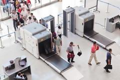 Έχουν… δουλίτσα οι αστυνομικοί στα αεροδρόμια