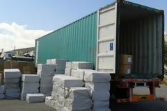 Επτά τόνοι προϊόντων «μαϊμού» κατασχέθηκαν στον Πειραιά